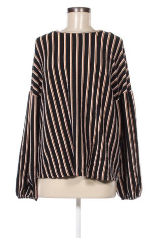 Дамска блуза Pull&Bear, Размер M, Цвят Многоцветен, Цена 19,00 лв.