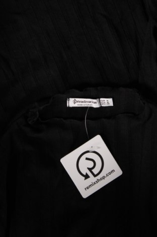 Γυναικεία μπλούζα Stradivarius, Μέγεθος M, Χρώμα Μαύρο, Τιμή 2,35 €