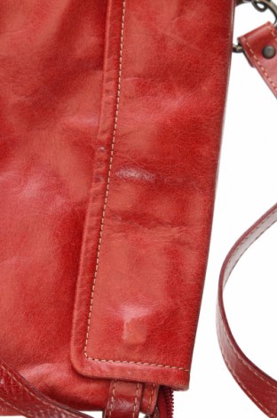 Дамска чанта Claudio Ferrici, Цвят Червен, Цена 85,55 лв.