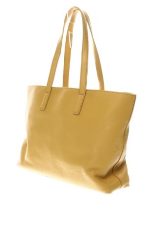Дамска чанта Mandarina Duck, Цвят Жълт, Цена 356,15 лв.