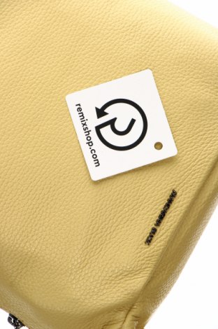Дамска чанта Mandarina Duck, Цвят Жълт, Цена 330,65 лв.