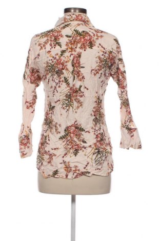 Γυναικείο πουκάμισο Queen's, Μέγεθος S, Χρώμα Πολύχρωμο, Τιμή 3,09 €