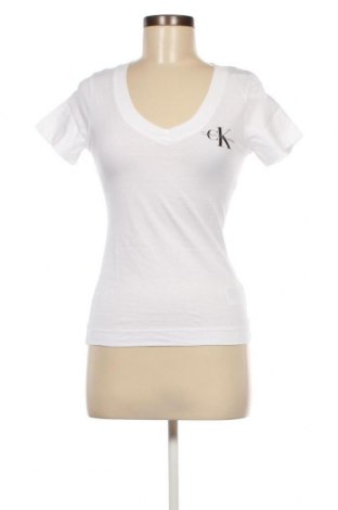 Γυναικείο t-shirt Calvin Klein Jeans, Μέγεθος XS, Χρώμα Λευκό, Τιμή 31,96 €