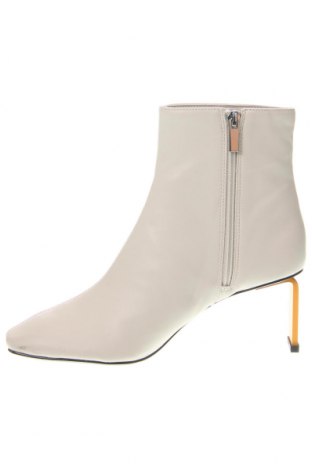 Damen Stiefeletten Bershka, Größe 38, Farbe Ecru, Preis € 13,49