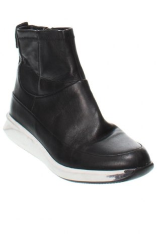 Dámské boty  Clarks, Velikost 37, Barva Černá, Cena  1 017,00 Kč