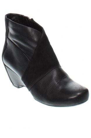 Botine de damă Clarks, Mărime 38, Culoare Negru, Preț 105,87 Lei