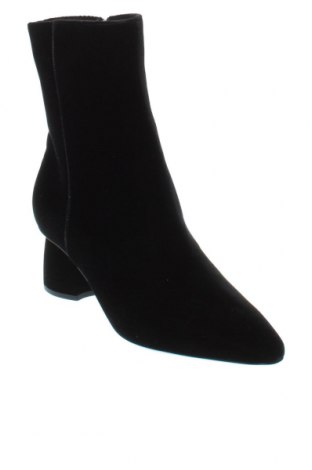 Botine de damă Emporio Armani, Mărime 36, Culoare Negru, Preț 1.110,20 Lei