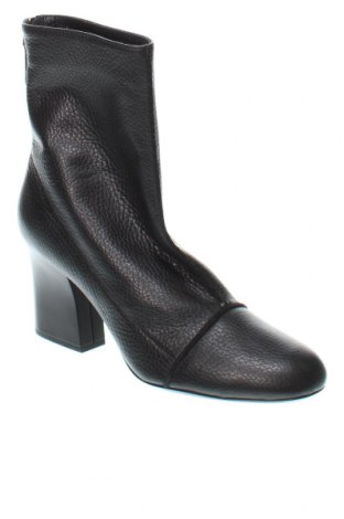 Botine de damă Emporio Armani, Mărime 38, Culoare Negru, Preț 1.009,99 Lei