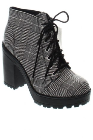 Botine de damă H&M Divided, Mărime 39, Culoare Negru, Preț 94,29 Lei