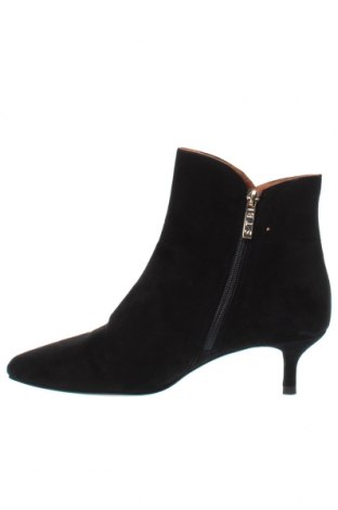 Botine de damă Shoe The Bear, Mărime 39, Culoare Negru, Preț 348,68 Lei