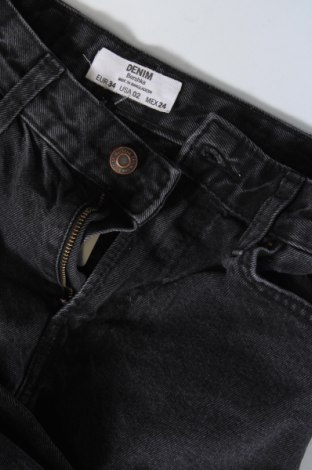 Damen Jeans Bershka, Größe XS, Farbe Grau, Preis 9,08 €