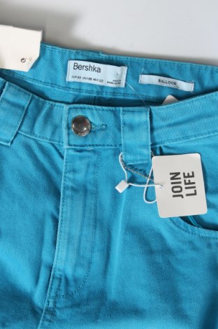 Damskie jeansy Bershka, Rozmiar XXS, Kolor Niebieski, Cena 46,59 zł