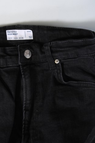 Damen Jeans Bershka, Größe M, Farbe Schwarz, Preis 6,26 €