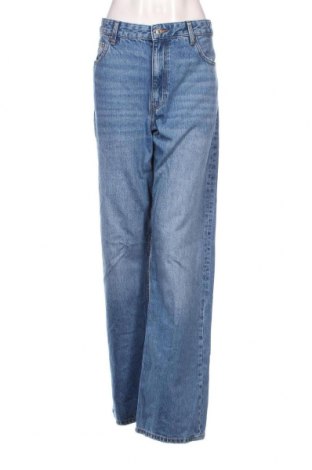 Γυναικείο Τζίν Bershka, Μέγεθος XL, Χρώμα Μπλέ, Τιμή 17,94 €