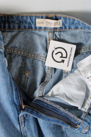 Damskie jeansy Bershka, Rozmiar M, Kolor Niebieski, Cena 92,76 zł