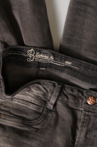 Damen Jeans Blend, Größe M, Farbe Grau, Preis 13,60 €