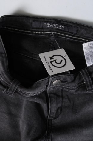 Damen Jeans Broadway, Größe S, Farbe Grau, Preis € 10,09