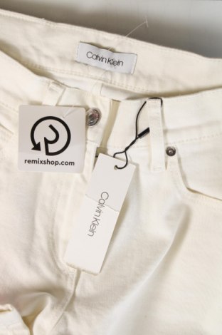 Дамски дънки Calvin Klein, Размер M, Цвят Бял, Цена 130,80 лв.