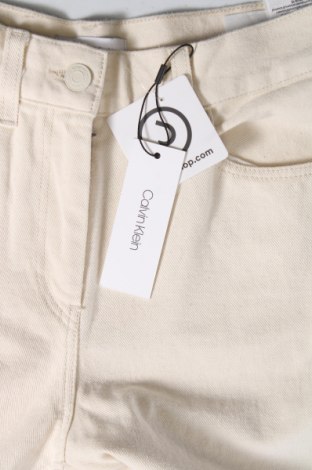 Дамски дънки Calvin Klein, Размер XS, Цвят Екрю, Цена 130,80 лв.