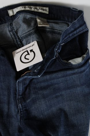 Дамски дънки DKNY Jeans, Размер M, Цвят Син, Цена 48,96 лв.