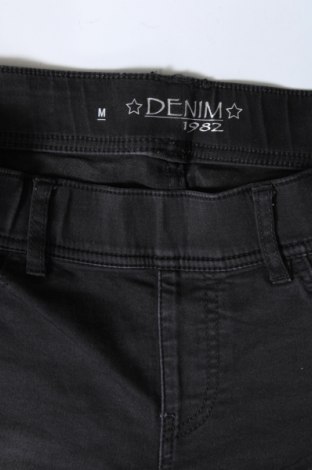 Dámske džínsy  Denim 1982, Veľkosť M, Farba Čierna, Cena  16,44 €