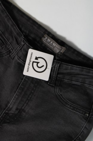 Дамски дънки Denim Co., Размер S, Цвят Сив, Цена 7,99 лв.