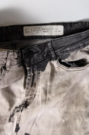 Damskie jeansy Esmara by Heidi Klum, Rozmiar M, Kolor Kolorowy, Cena 26,90 zł
