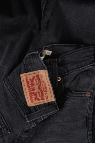 Дамски дънки Levi's, Размер XXS, Цвят Сив, Цена 30,00 лв.