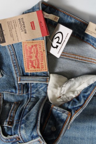 Дамски дънки Levi's, Размер S, Цвят Син, Цена 172,00 лв.