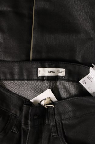 Dámske džínsy  Mango, Veľkosť S, Farba Čierna, Cena  23,63 €