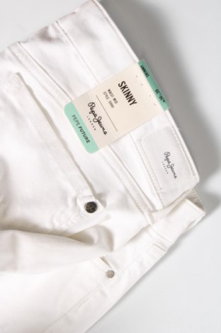 Дамски дънки Pepe Jeans, Размер XL, Цвят Бял, Цена 32,68 лв.