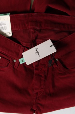 Damskie jeansy Pepe Jeans, Rozmiar S, Kolor Czerwony, Cena 151,29 zł