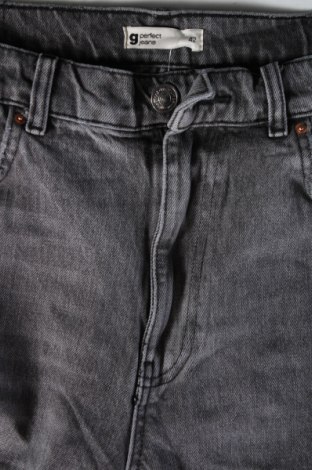 Damskie jeansy Perfect Jeans By Gina Tricot, Rozmiar L, Kolor Szary, Cena 28,28 zł