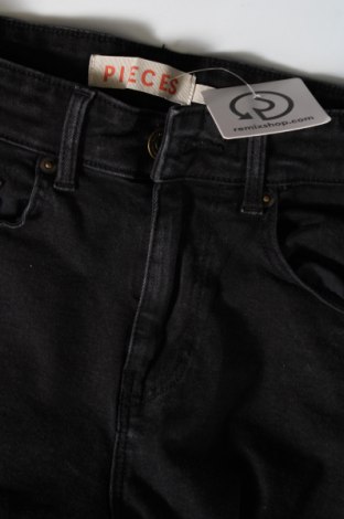 Damen Jeans Pieces, Größe S, Farbe Schwarz, Preis € 10,43
