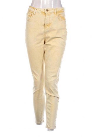 Dámske džínsy  Pieces, Veľkosť M, Farba Žltá, Cena  8,35 €