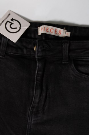 Damskie jeansy Pieces, Rozmiar S, Kolor Czarny, Cena 28,28 zł