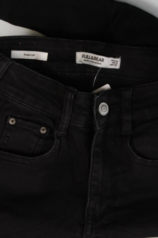 Damskie jeansy Pull&Bear, Rozmiar XXS, Kolor Czarny, Cena 26,90 zł