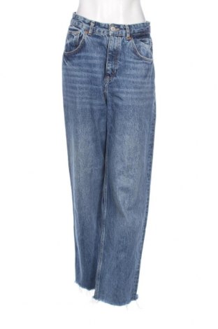 Γυναικείο Τζίν Pull&Bear, Μέγεθος M, Χρώμα Μπλέ, Τιμή 17,94 €