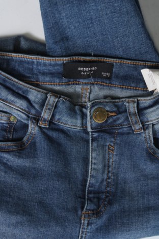 Damskie jeansy Reserved, Rozmiar XS, Kolor Niebieski, Cena 31,34 zł