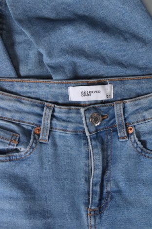 Damskie jeansy Reserved, Rozmiar XS, Kolor Niebieski, Cena 41,79 zł
