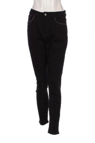 Дамски дънки SHEIN, Размер XL, Цвят Черен, Цена 11,60 лв.