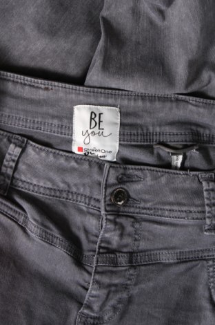 Damen Jeans Street One, Größe XL, Farbe Grau, Preis € 13,65