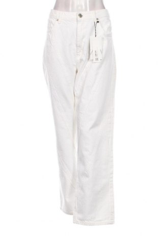Дамски дънки Zara, Размер XL, Цвят Бял, Цена 43,79 лв.