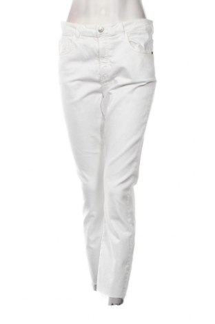 Γυναικείο Τζίν Zara, Μέγεθος L, Χρώμα Λευκό, Τιμή 18,07 €