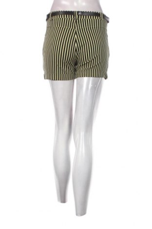 Pantaloni scurți de femei, Mărime M, Culoare Multicolor, Preț 48,00 Lei