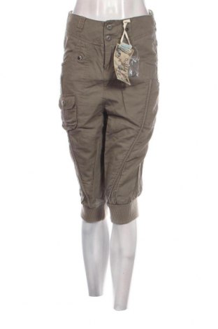 Дамски къс панталон Attrattivo, Размер S, Цвят Кафяв, Цена 39,27 лв.