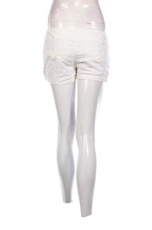 Damen Shorts Bershka, Größe S, Farbe Weiß, Preis 4,67 €