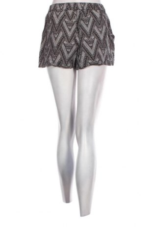 Damen Shorts H&M Divided, Größe S, Farbe Mehrfarbig, Preis 8,00 €