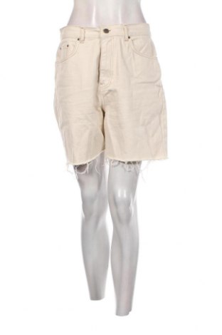 Γυναικείο κοντό παντελόνι NLY, Μέγεθος M, Χρώμα Εκρού, Τιμή 10,43 €