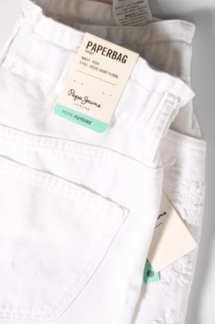 Dámske kraťasy  Pepe Jeans, Veľkosť M, Farba Biela, Cena  20,82 €